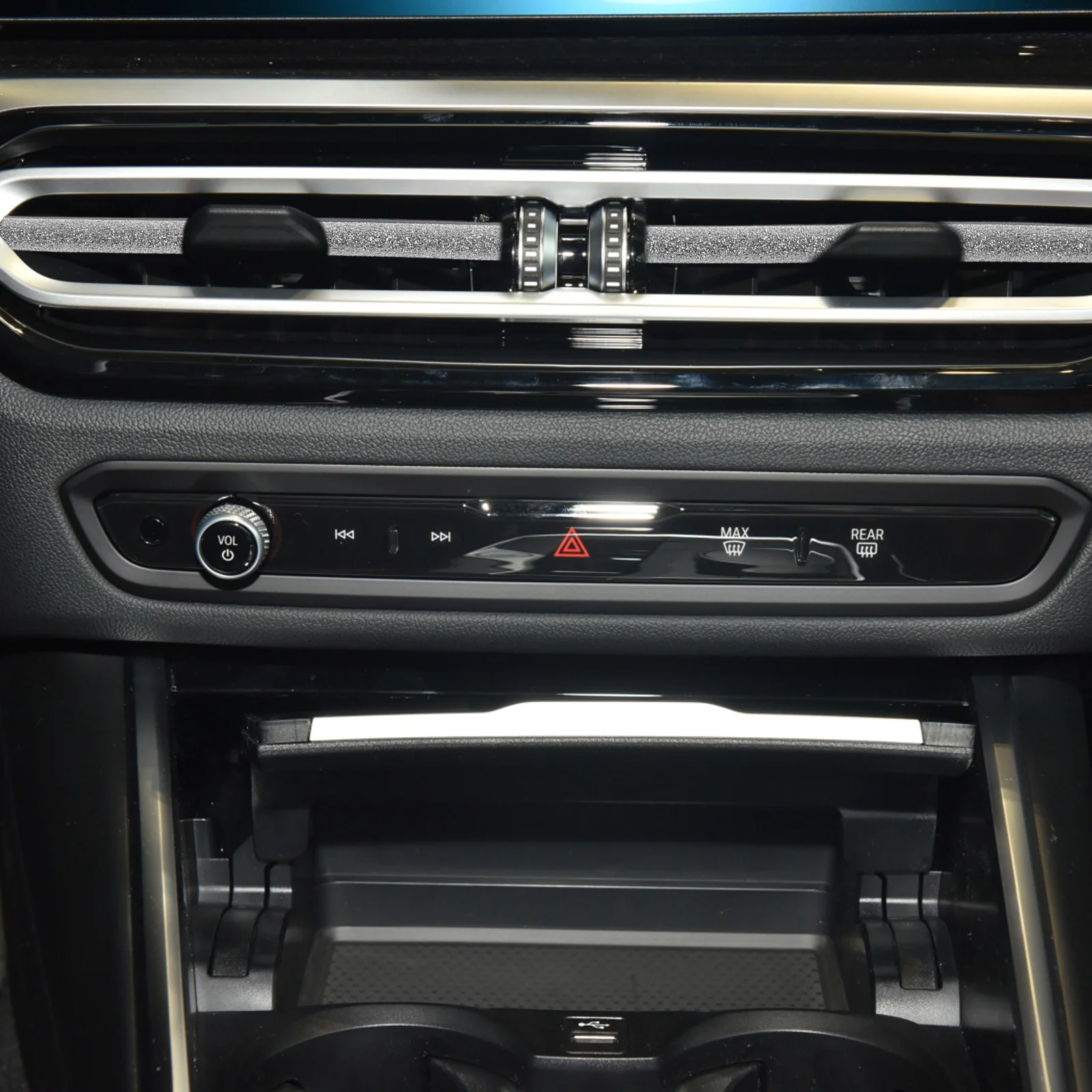 

10Pcs Car Air Conditioning Vent Decorative Strip Easy Install Dustproof Interior Trim Car Vent Accessories Vehicle Outlet Strip