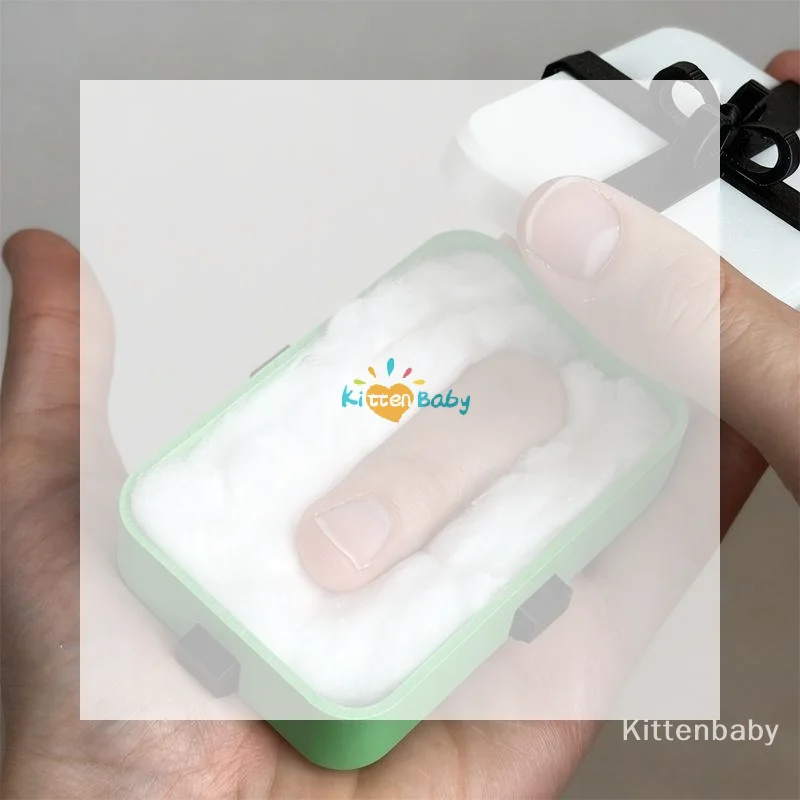 

1Pcs Novel Prank Box Toy Prank Gift Box Finger Surprise Fun And Playful Family Gift For Birthday Parties