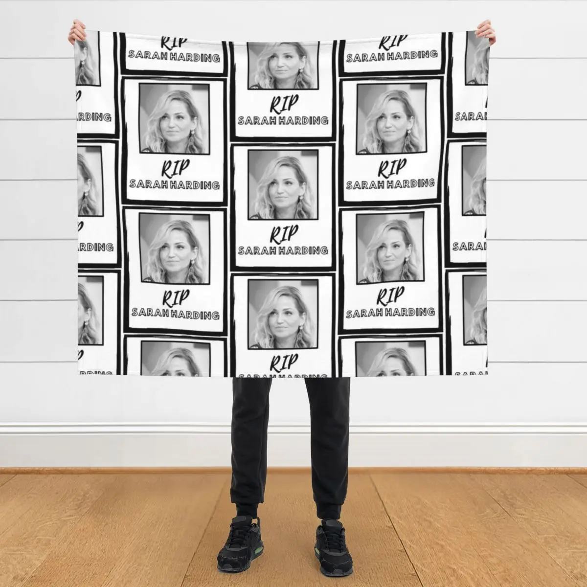 

Gift For Men Copy Of Rip Sarah Harding 90S Graphic Tee Unisex Throw Blanket Hair Sofa wednesday Blankets