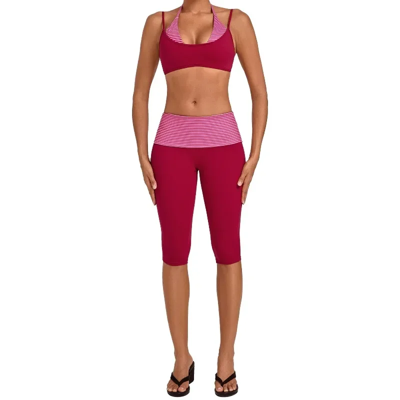 ensemble-de-yoga-pour-femmes-taille-haute-effet-galbant-coupe-ajustee-soutien-gorge-dos-nu-leggings-capri-ensemble-de-sport-pour-la-course-l'entrainement-la-salle-de-sport-et-le-fitness