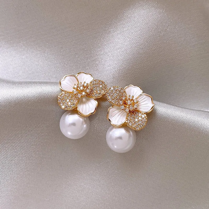 ZAKOL Luxury Micro Set Zircon White Enamel Camellia Pearl Pendant Earrings for Women Exquisite Party Ear Accessories