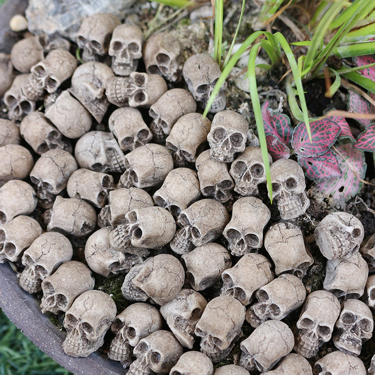 20 PCS Creative Miniature Skull, Cool Miniature Skull for Garden Bonsai Decoration, Resin Crafts
