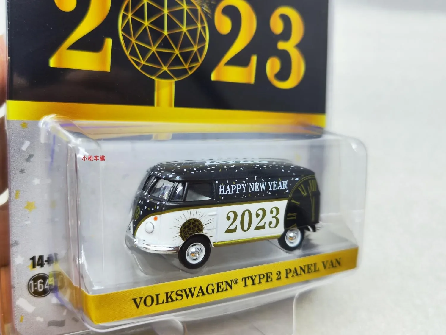 1: 64 Volkswagen T2 Panel Van - Happy New Year 2023 (Exclusive Hobbies) Alloy car model collection gift ornaments