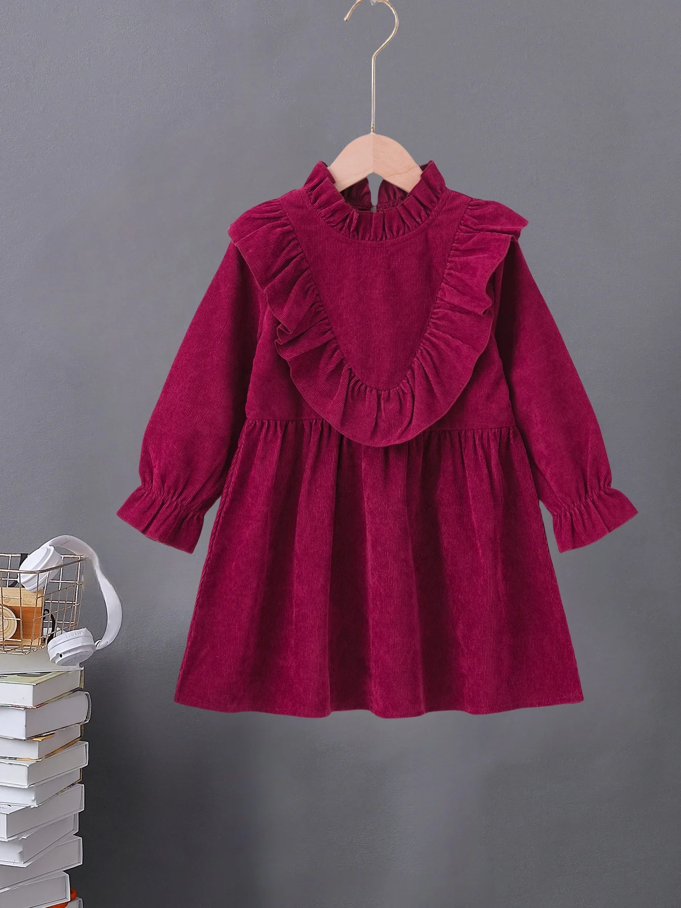 Winter children\'s dress girls sweet and cute comfortable Burgundy corduroy flared sleeves with collar ruffled front dress