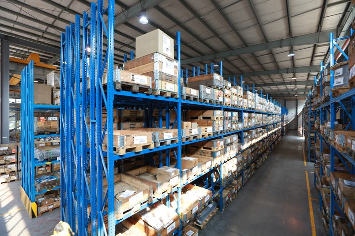 متوفر في المخزون حالة جديدة 2901170100 زيت تشحيم لضاغط الهواء #6