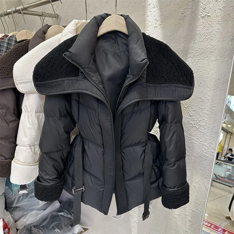 صوف الضأن تقسم سترة قطن مع حزام المرأة الخريف الشتاء الوقوف طوق سميكة قصيرة أبلى 2025 جديد معطف دافئ بأكمام طويلة