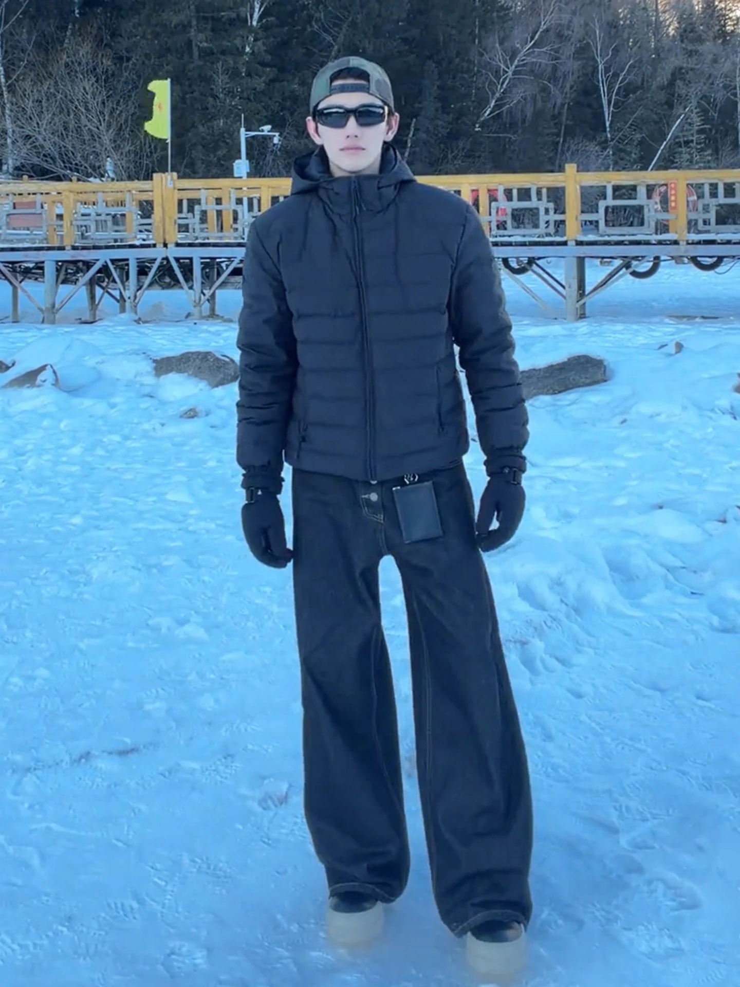 

Черная легкая утепленная зимняя куртка с 90% пуха, мужская, в американском стиле, с капюшоном, для подростков, хлопковая, дышащая, водонепроницаемая