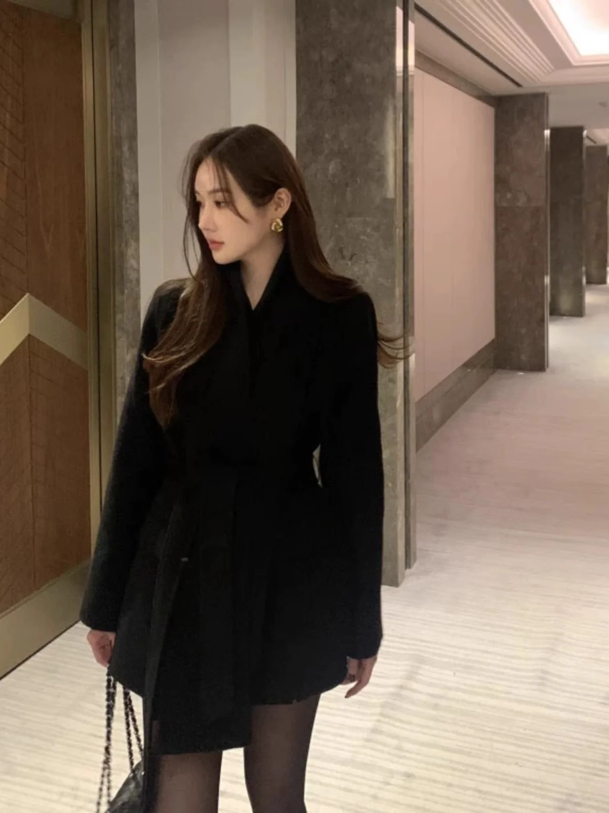 

Ele Woolen Coat Women's Autumn Winter V-ne Scarf Waist-cinching Belted Bla Woolen Overcoat Korean Sle Commute