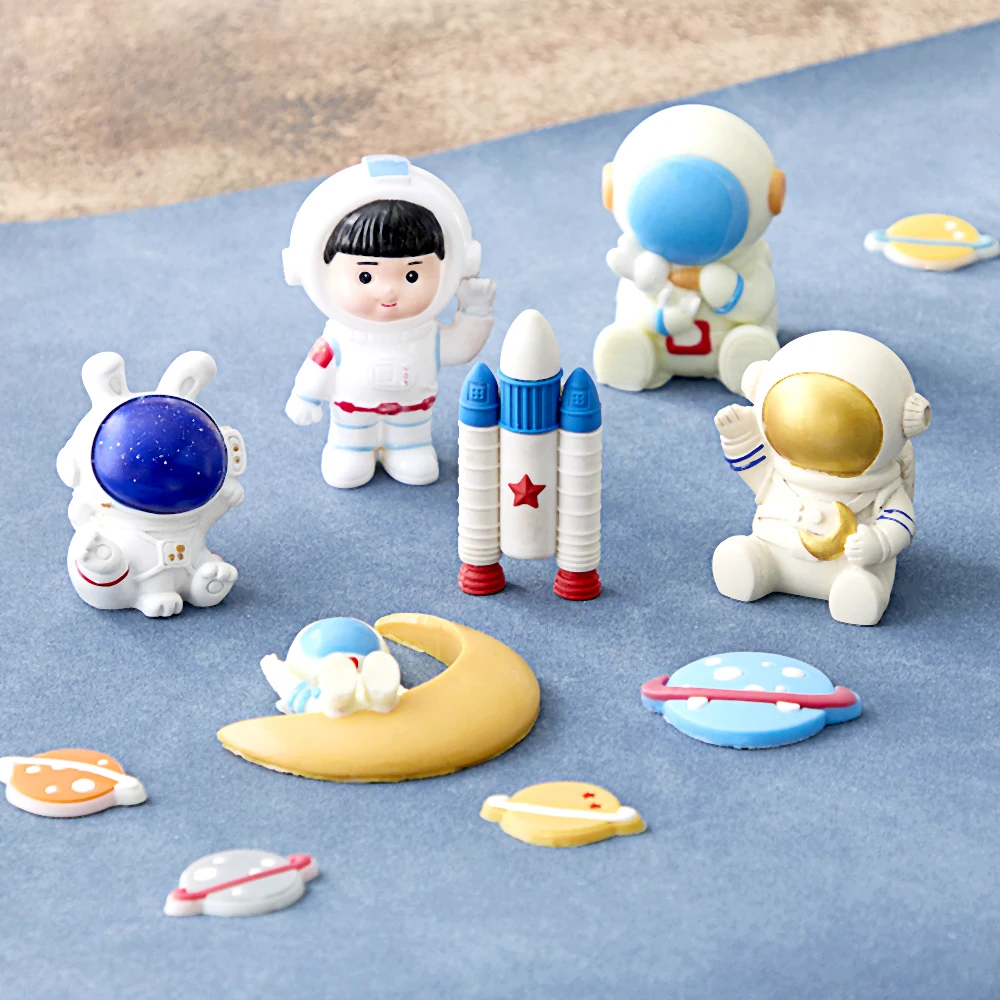 

Cartoon Astronaut Silicone Molds Spaceship Planet Rocket Astronaut Fondant Chocolate Mould Diy Plaster Resin Molds Baking Tool