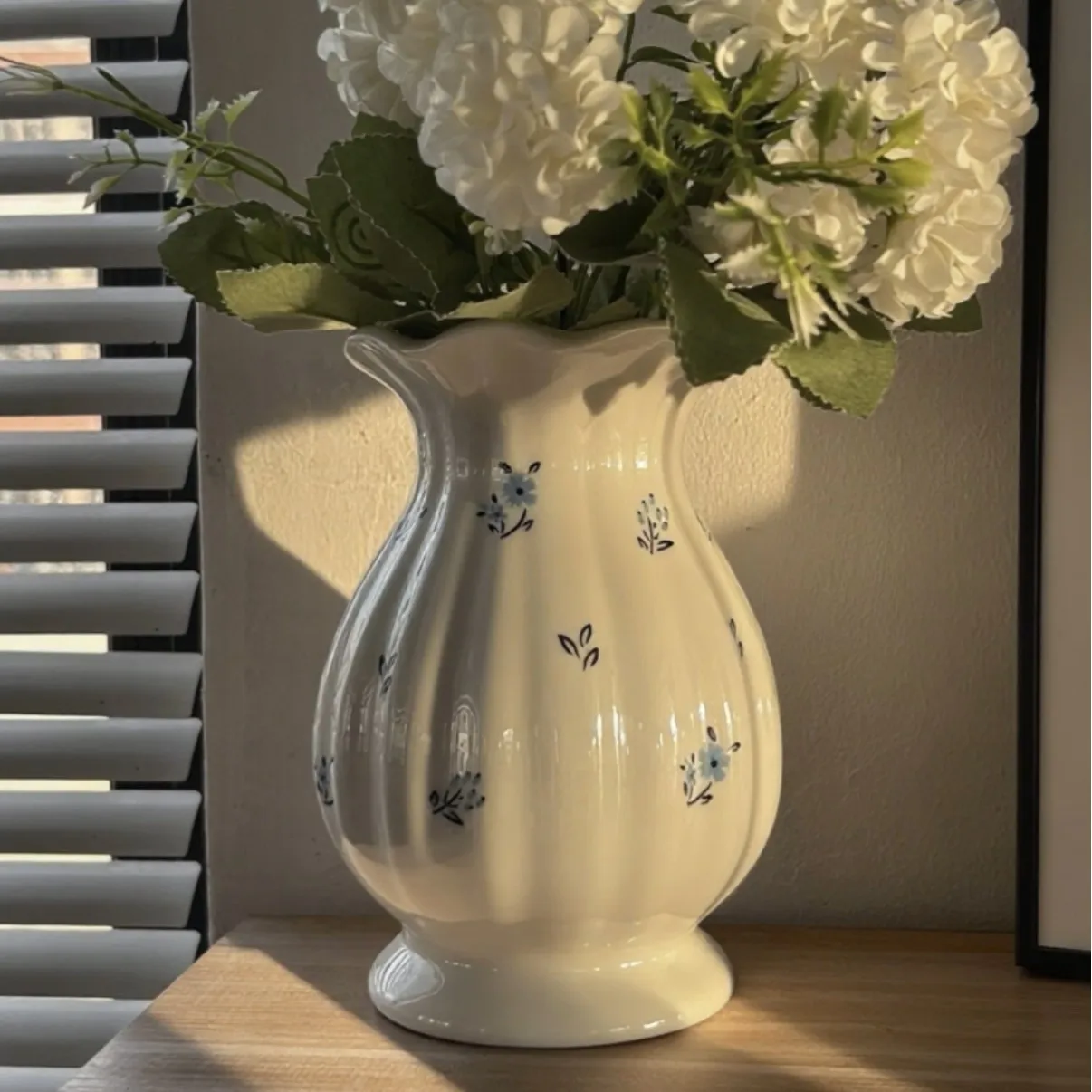 French-Style Ceramic Vase Luxury-inspired, Sophisticated Floral Arrangement Vintage Living Room Decor White European-style Vase