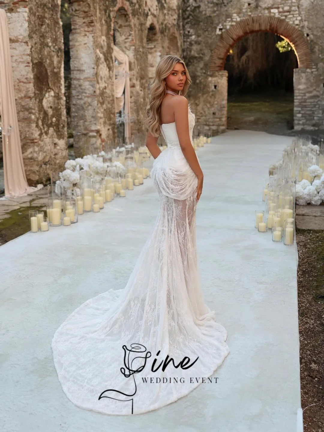 Oine Customized White Lace Strapless Neck Wedding Dresses Sleeveless Zip Back Bridal Gown 2026 Elegant Mermaid Wedding Gown
