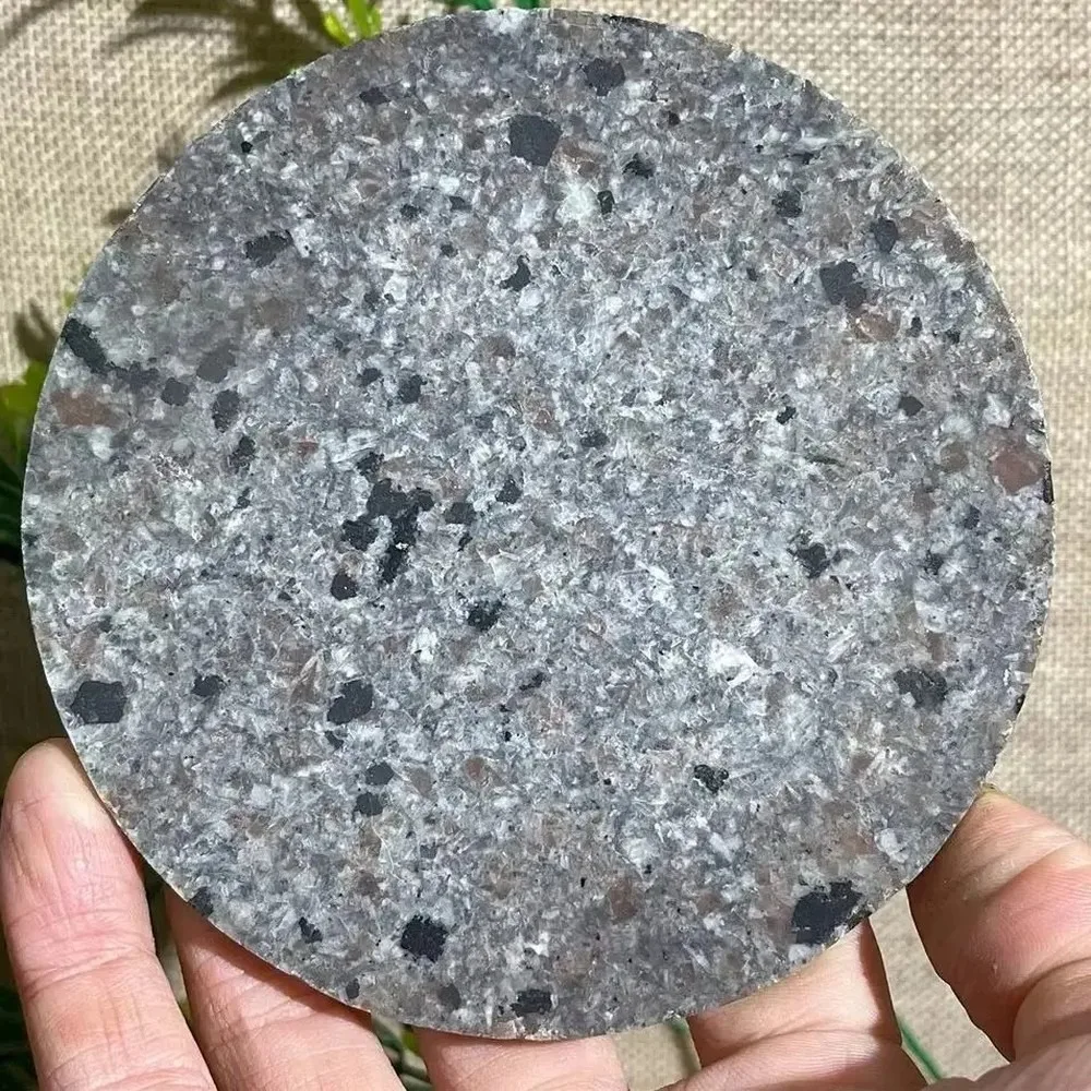 Natural Yooperlite Stone Round Slab Crystal Mirror Desktop Ornament with Stand, Glow-in-Dark Sodalite Specimen, UV
