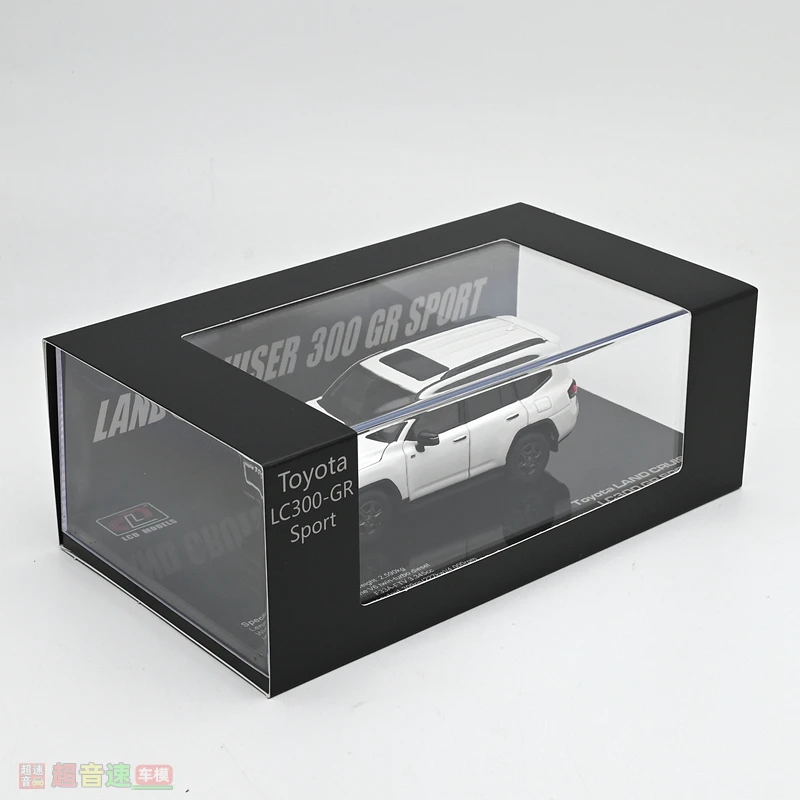 

Литой под давлением ЖК-дисплей, масштаб 1:43, Toyota Land Cruiser LC300 GR SPORT, модель автомобиля с полным приводом из сплава, Коллекционная игрушка, подарок, сувенирный дисплей