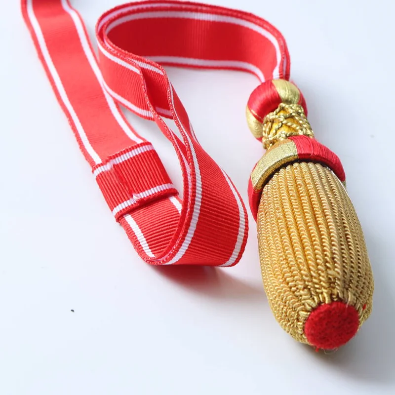 ดาบทหารแท้ ประดับด้วยลวดทองคำ ดาบทรงเคียว ทำด้วยมือ ดาบปลายแหลม พร้อมพู่ห้อย