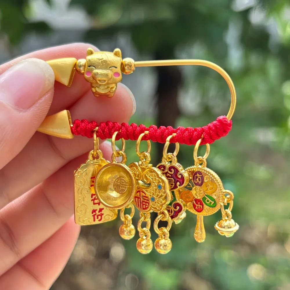 Horse Year Zodiac Horse Brooch Pendant Pony Best Wishes Lucky Pins Gold Color Chinese Style Sand-plated Ornaments Newborn Baby