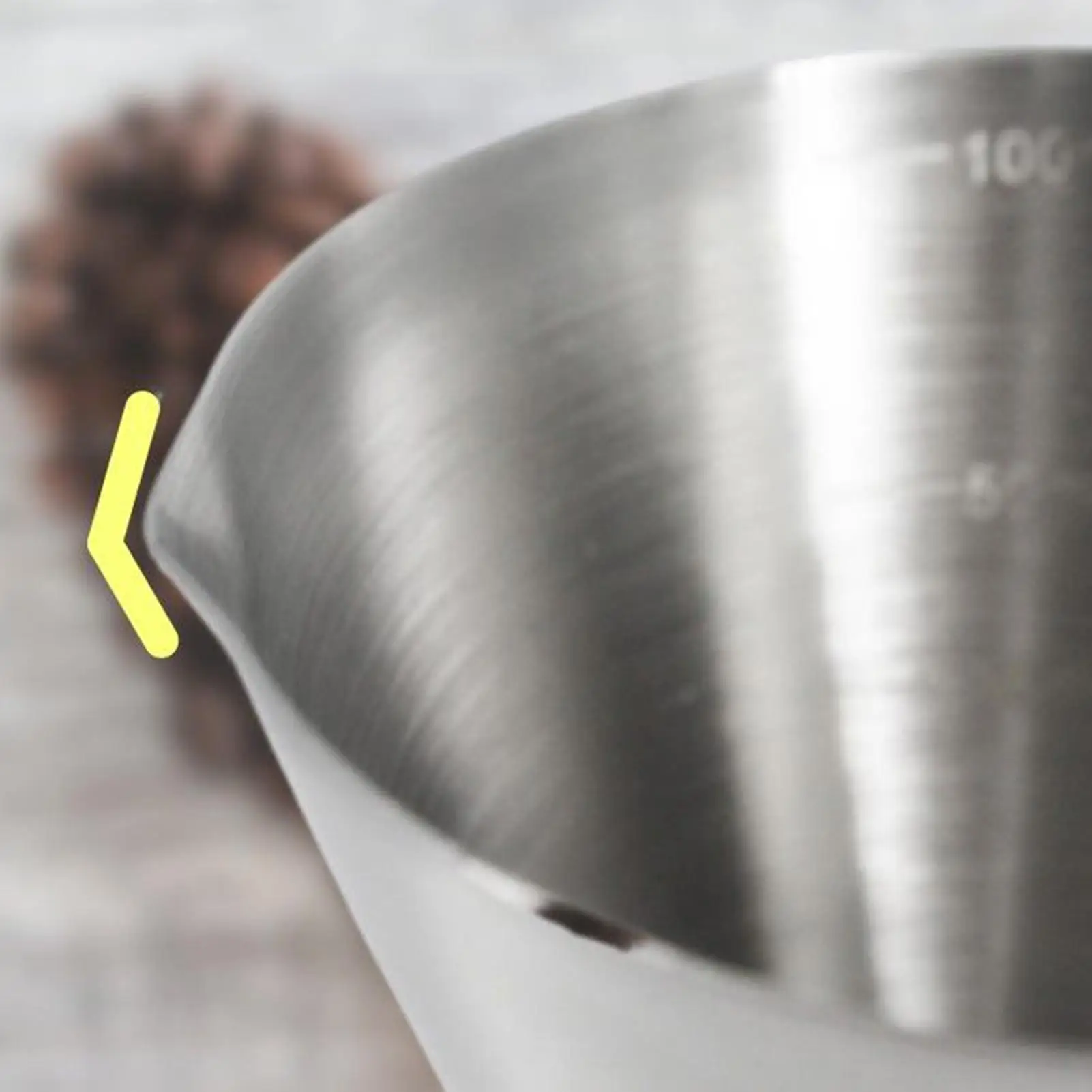 Pouring Cup Measuring Cup With Spout Stainless Steel Heat-Resistant Three Scale Beaker With Handle Double Spout Pitcher For