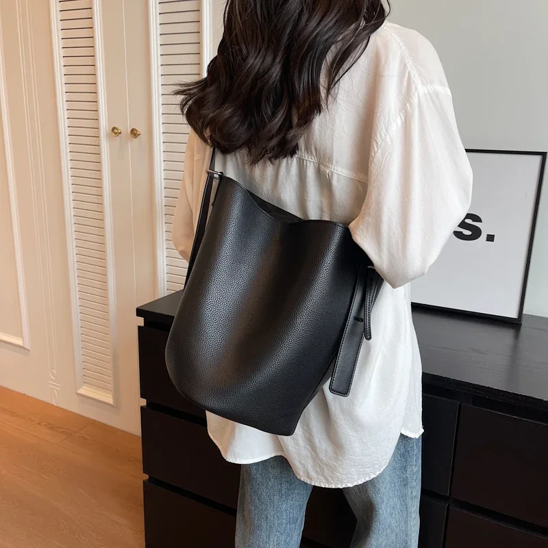 LEFTSIDE Retro Small Solid Color Leather Shoulder Bags For Women 2023 Designer Korean Fashion Female Handbags Underarm Bag