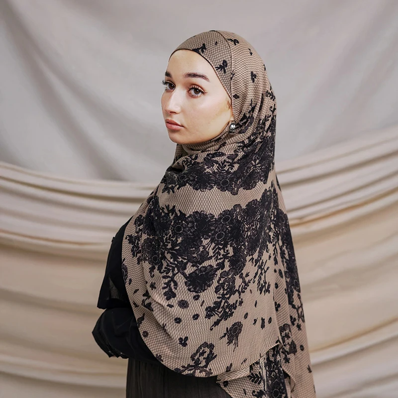 

Watercolour Floral Color Modal Feeling Hijab Scarf Bandana for Women Travel Versatile Casual Windproof Sand Proof Headscarf