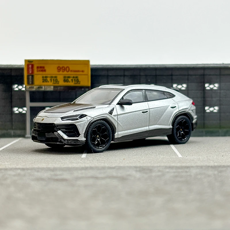 Diecast 1/64 Scale Lamborghini Urus Commercial Car Model Alloy Lamborghini Urus SUV Car Model Classic Collection Pieces