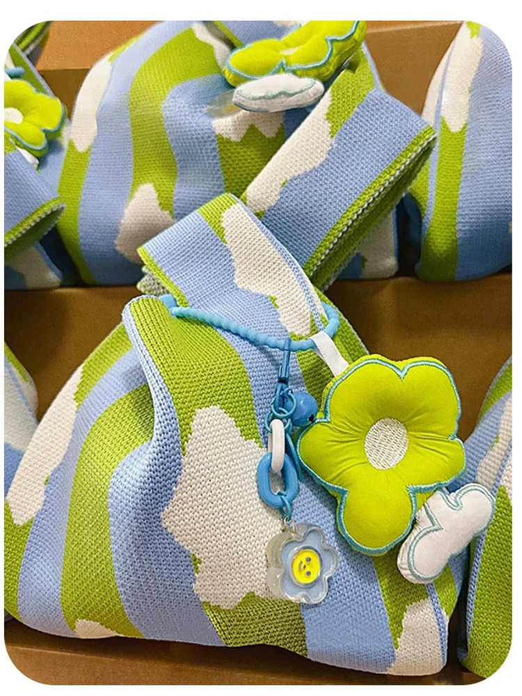 5pcs-striped-fabric-wedding-favor-pouch-cute-flower-cloud-charm-decor-handheld-drawstring-gift-candy-bag-for-party-guests