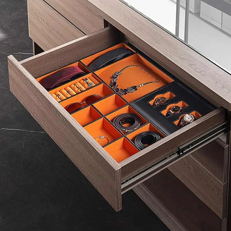 

Leather Storage Box, Divided Jewelry Organizer, Durable Long-Lasting Case for Organizing Rings, Necklaces, Earrings