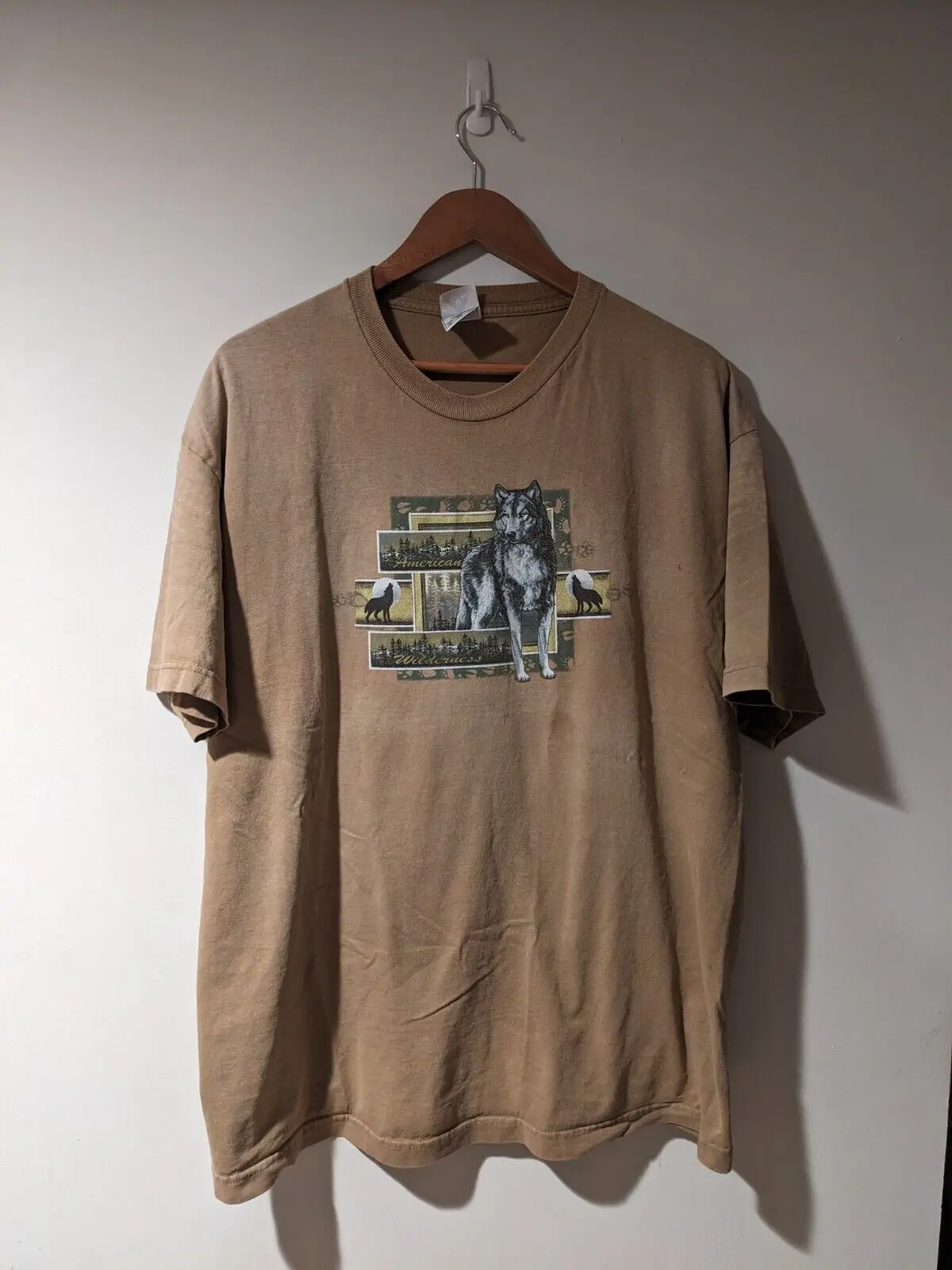 Vintage Y2K Wolf Animal Nature Wildlife Brown X-Large T-Shirt