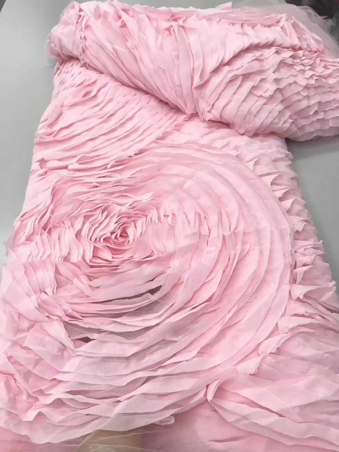 

French Luxury Embroidery Flowers Lace Fabric 2025 High Quality 5Yards Luxury African Lace Fabric Nigerian Wedding Dresses