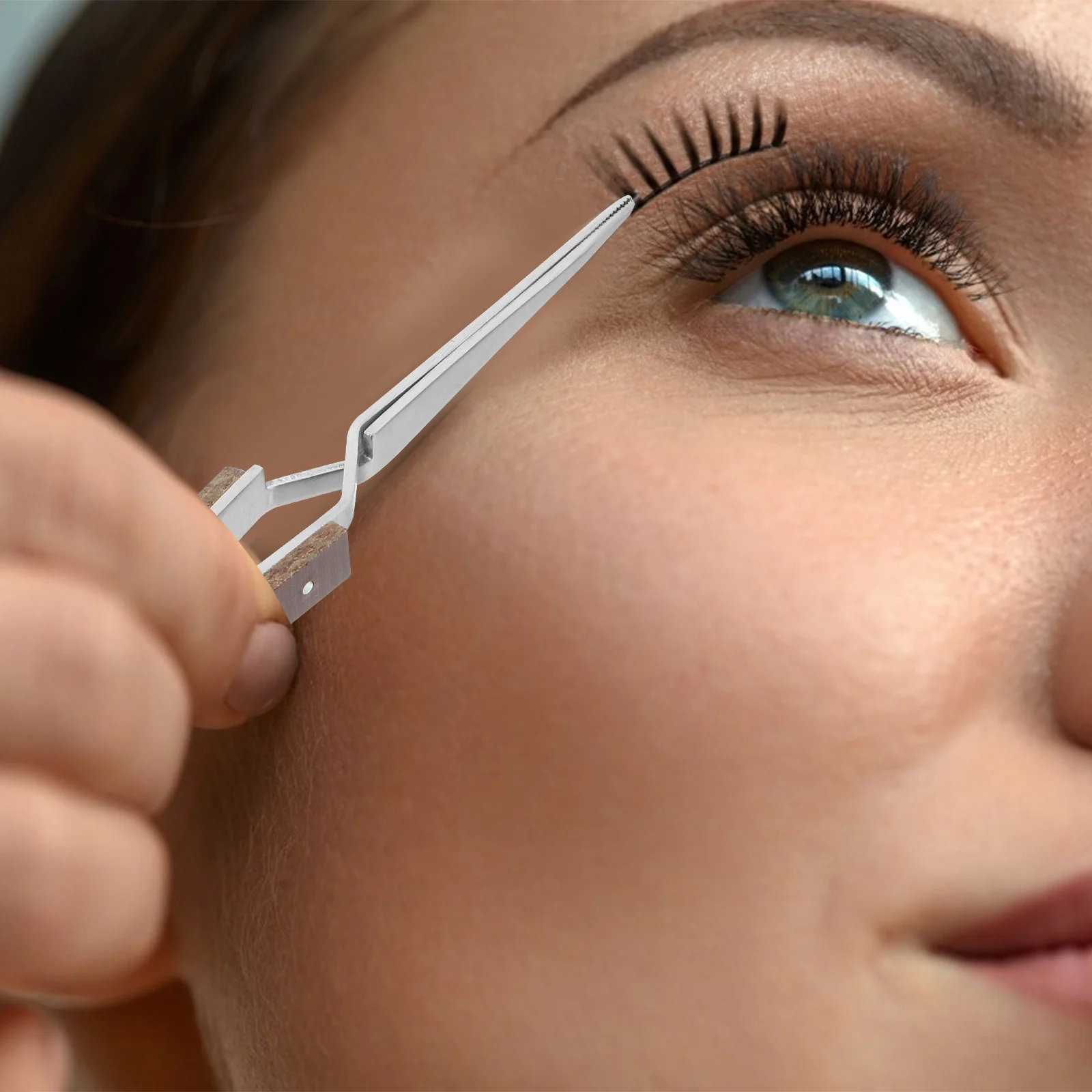 

2Pcs Heat Resistant Solder Tweezers Cross Lock Wooden Grip Curved Straight Tips Precision Clamping Welding Electronics Repair