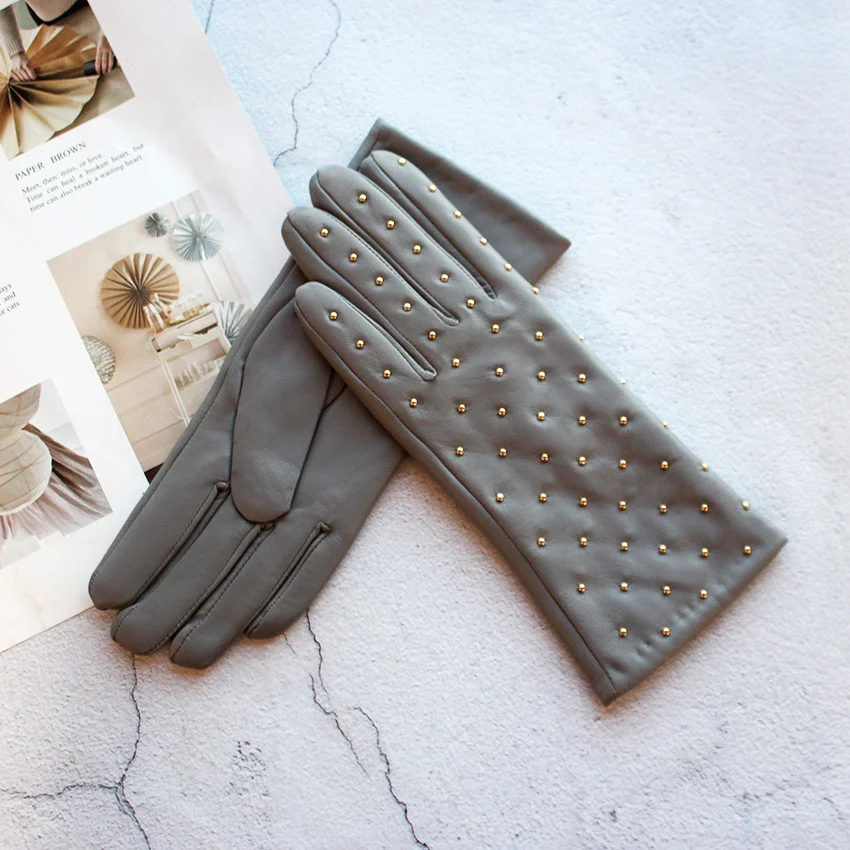 Women\'s Fashionable Sheepskin Leather Gloves Touch Screen Fingers Velvet Lining Warm Autumn Winter