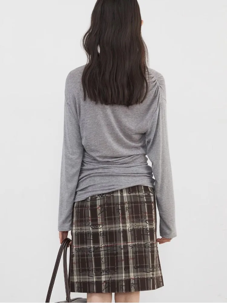 شيك فين تي شيرت حريمي سادة بأكمام طويلة فضفاض غير رسمي جديد رقبة مستديرة مطوي تي شيرت قاعدة سترة نسائية لربيع وصيف 2025