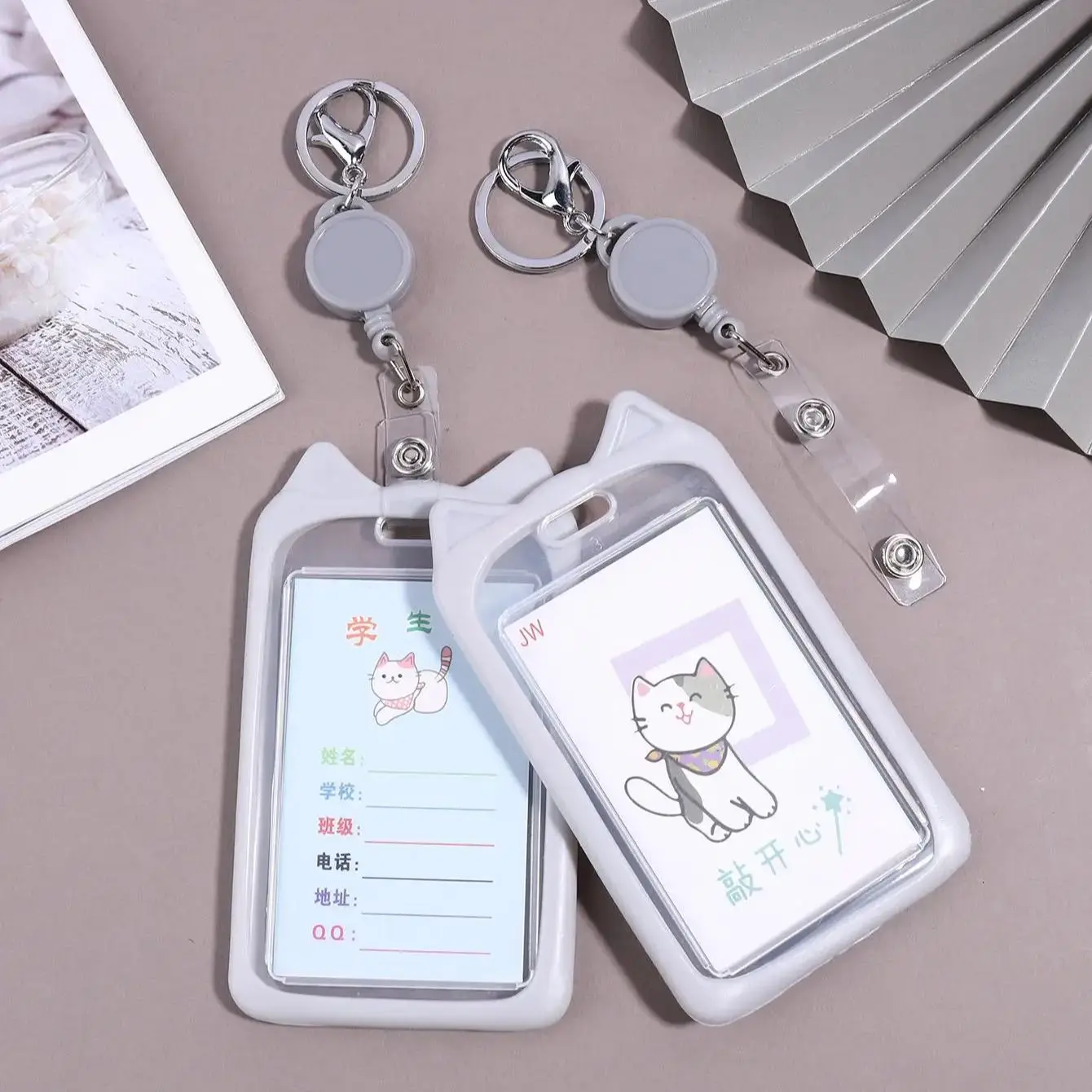 1PC 猫耳スタイリングキーホルダーカードホルダー、ポータブル学生証、バスカード、仕事用ID保護カードケース、キャンパスオフィス用品
