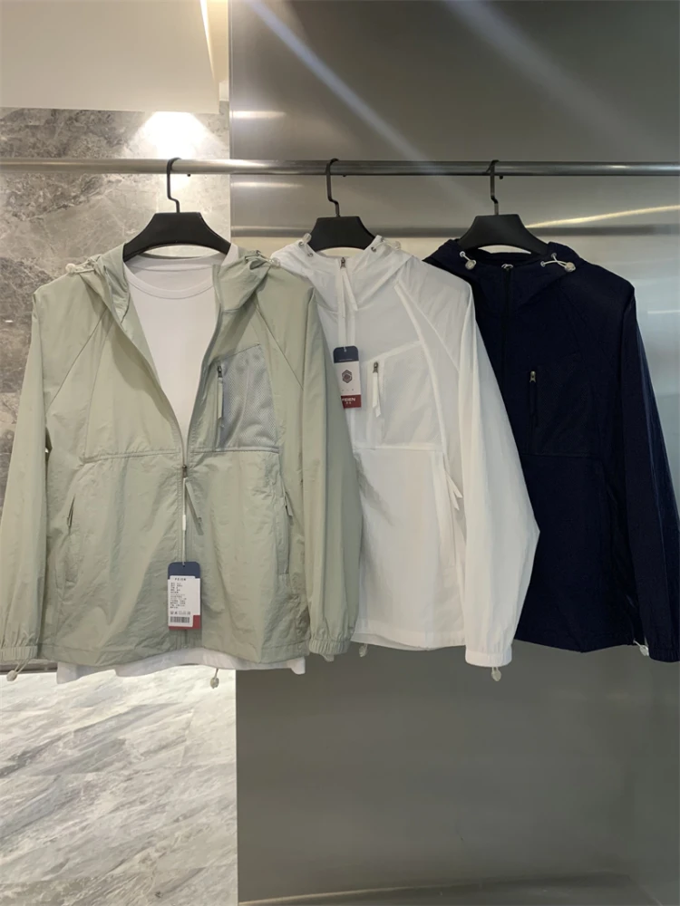

Легкая, прохладная на ощупь мужская куртка для активного отдыха, весна-лето 2025, приталенный крой, длинный рукав, с капюшоном, защита от солнца, для защиты кожи...