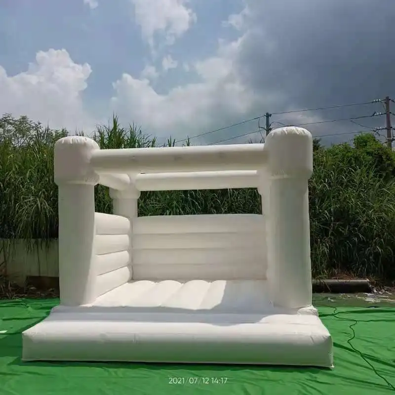 Hot-selling luxury inflatable trampoline, commercial grade, suitable for weddings and parties, creating an excellent atmosphere