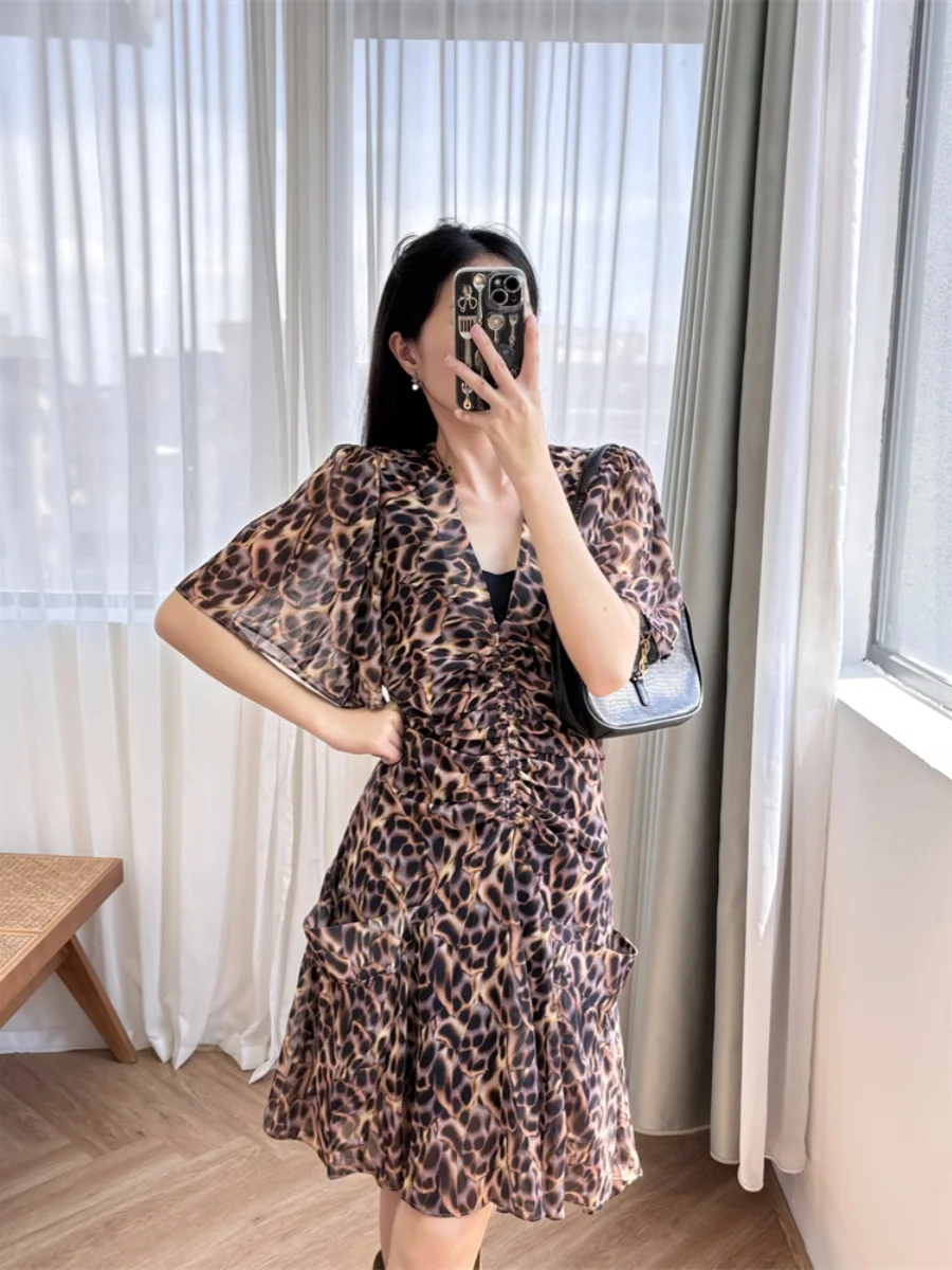 

Leopard print short skirt with deep V-neck and flared sleeves, pleated waist dress, elegant French style silk dress