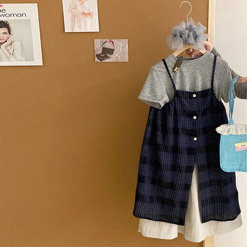 

Girls' simple short sleeved T-shirt plaid suspender dress three piece set, spring and summer loose casual long pants set