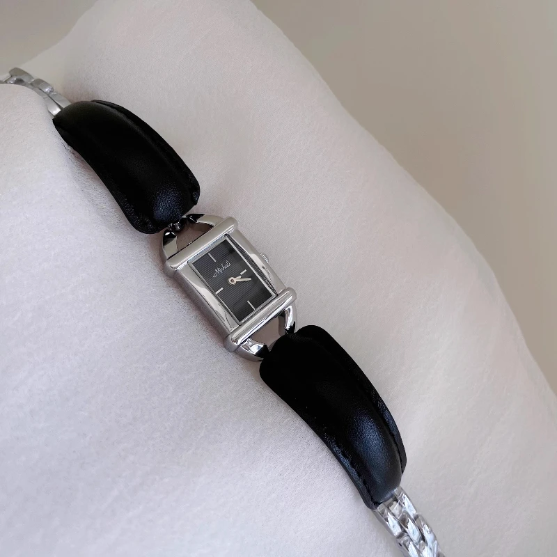 Classic Trend Ladies Watch Elegant and Simple Student 2025 Waterproof Quartz Watch Birthday Gift