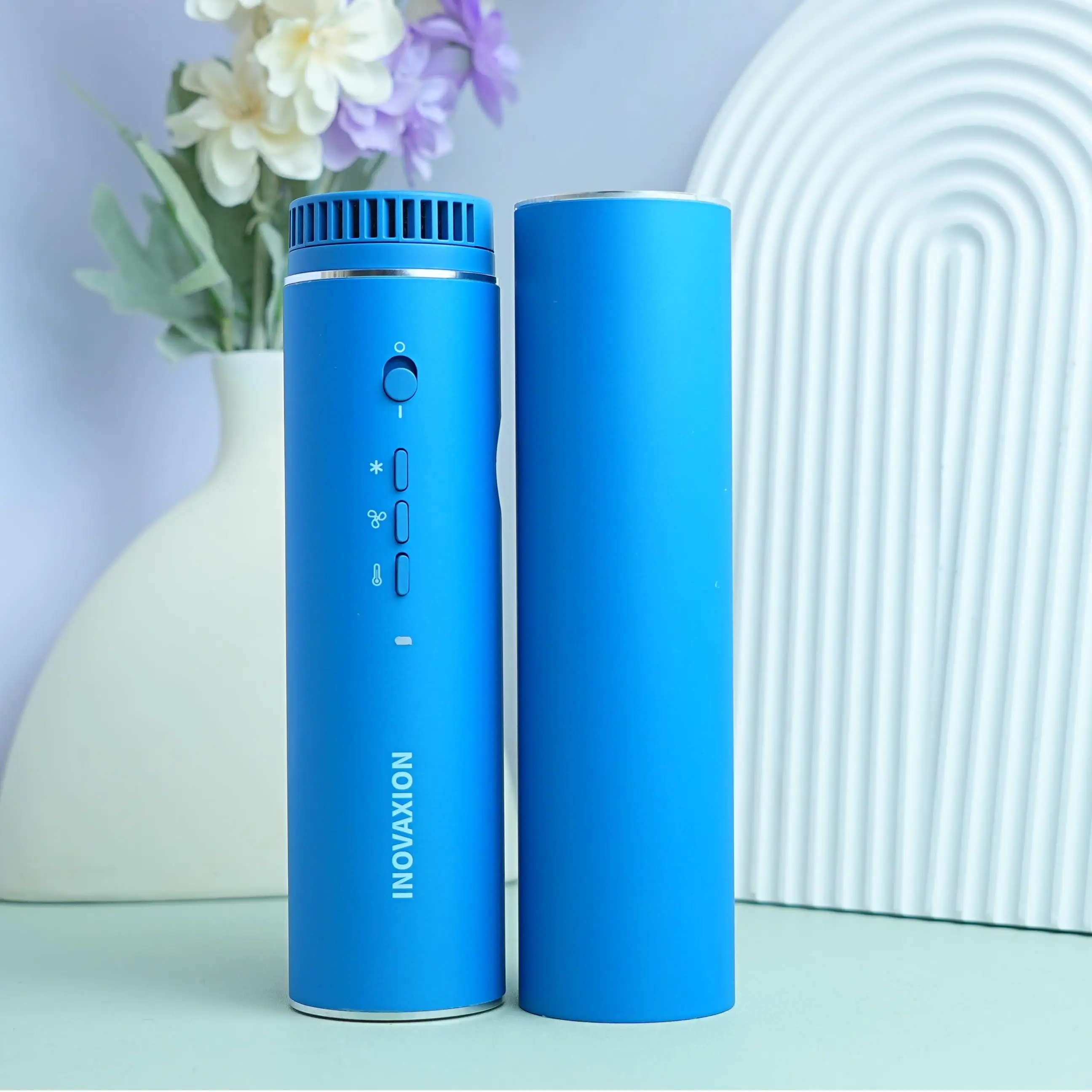 

INOVAXION 1200W Складной высокоскоростной фен для путешествий, безопасный для животных, с 3 температурными режимами, мини-дизайн для использования в отелях