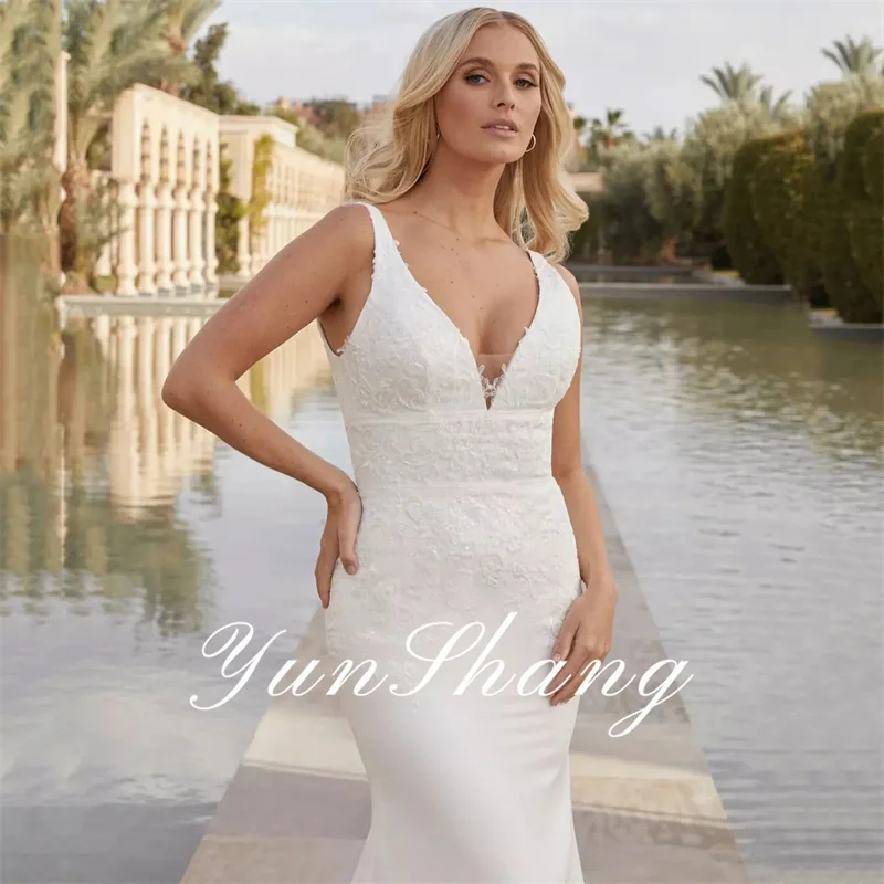 Yunshang-Vestidos De Novia elegantes De sirena para mujer, traje De encaje con cuello en V, espalda abierta, tirantes finos, tren De barrido