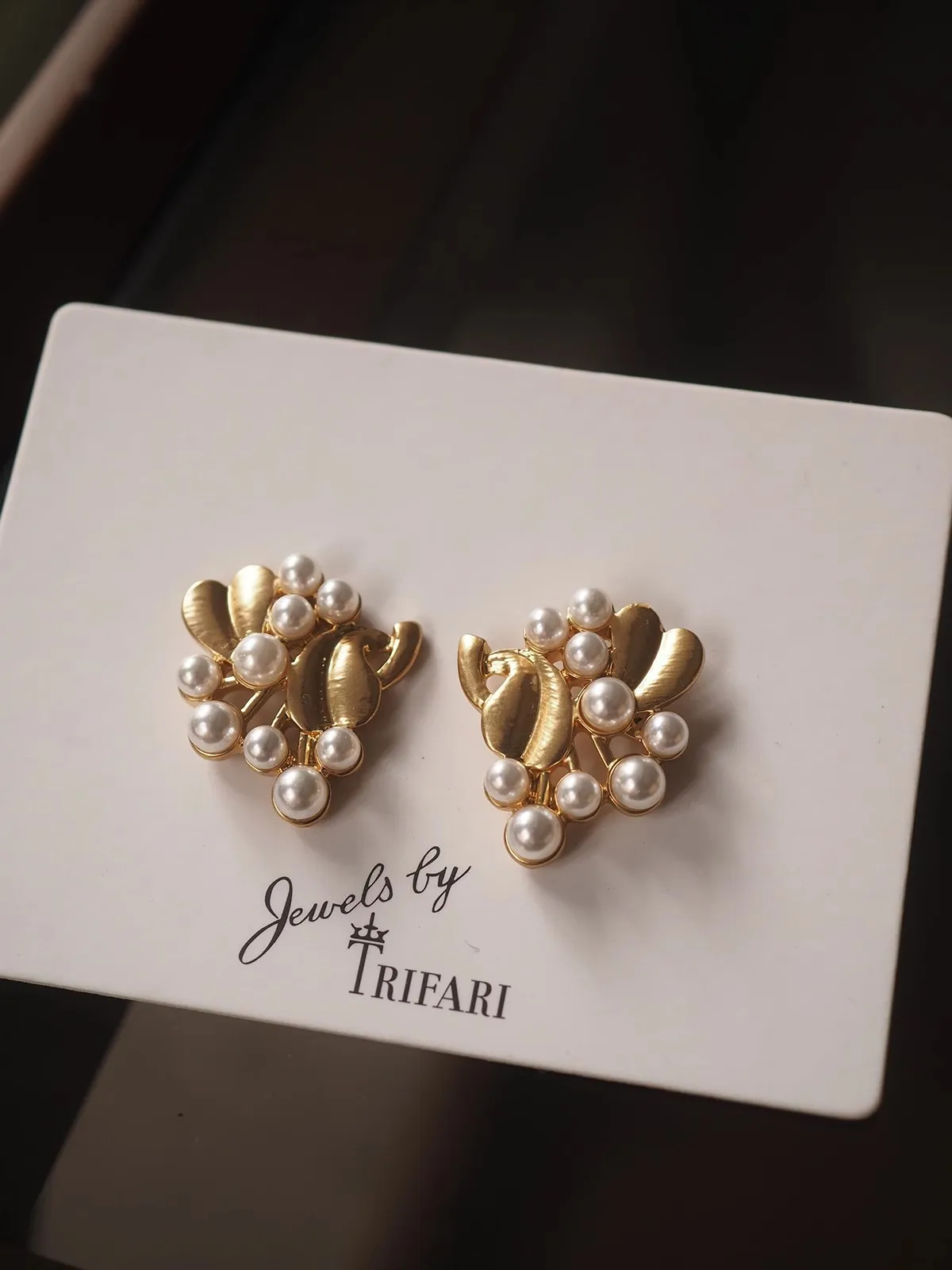 

Vintage Ginkgo Leaf Pearl Stud Earrings - Brushed & Matte Finish, Courtly Style, Light Luxury