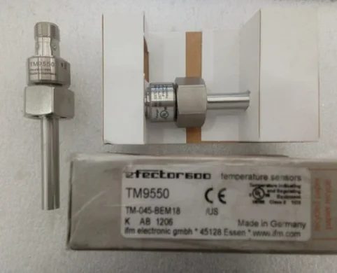 IFM Temperature sensor with process connection TM9550