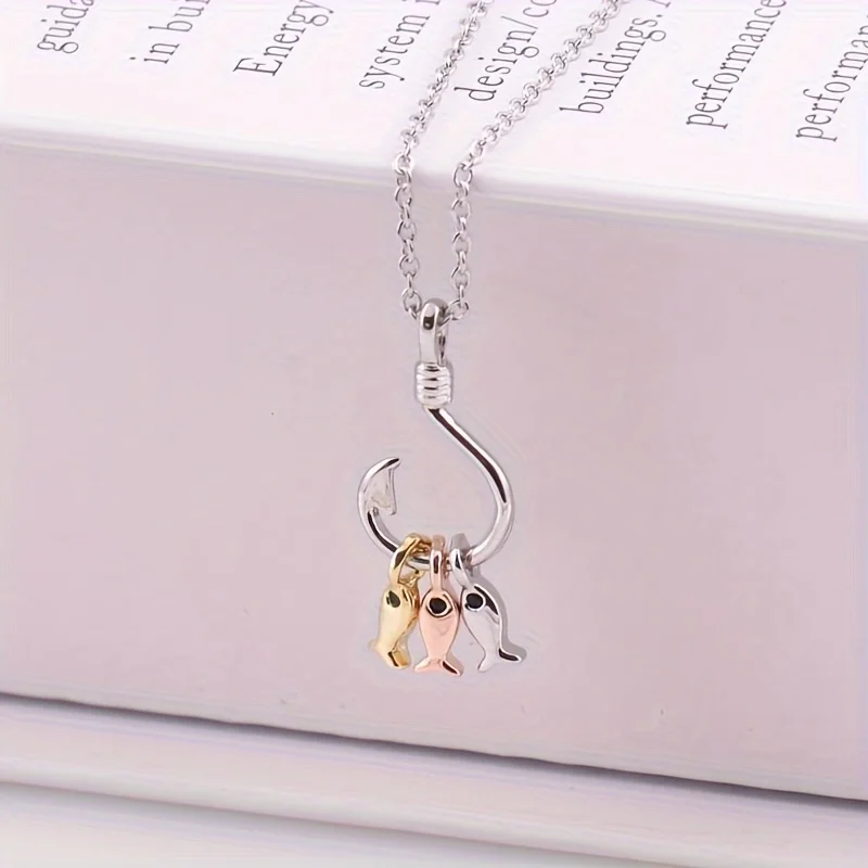 Creative Fish Hook Three Small Fish Necklaces For Women Fashion Rose Golden Women Short Collarbone Chain Jewelry For Women