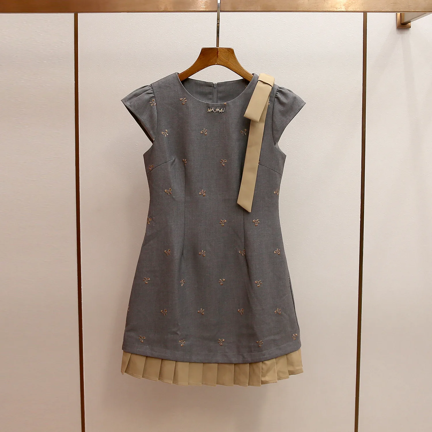 

Женская плиссированная юбка MaSande Premium с вышивкой, весна-лето, новая коллекция, для офиса, свободный крой, на талии, из других материалов