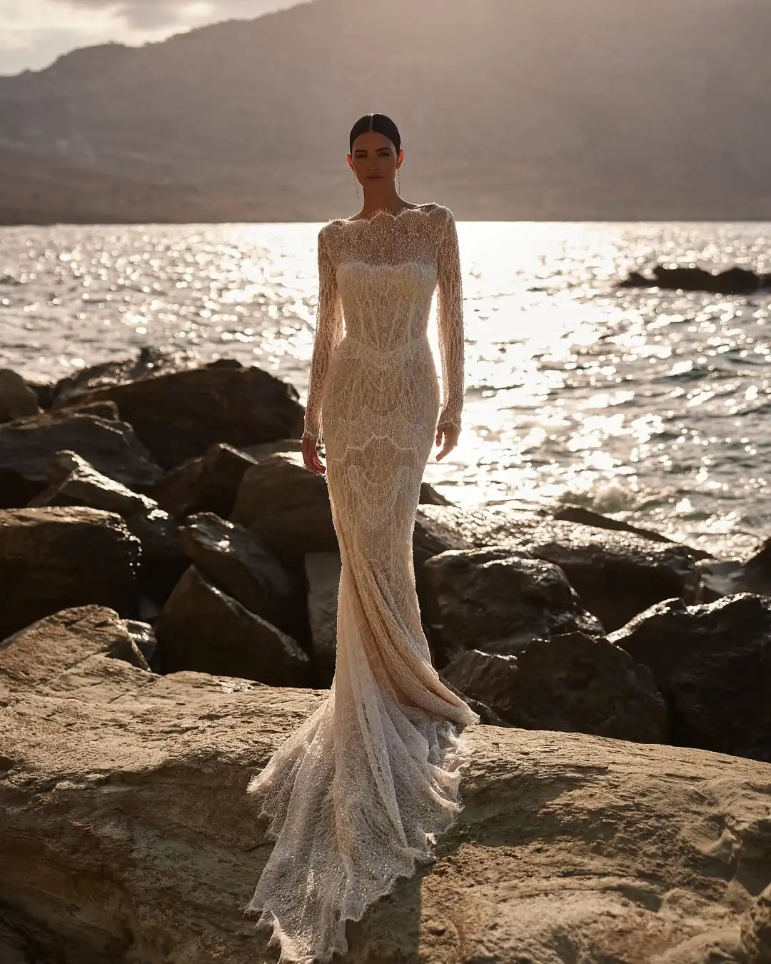 Ofherown エレガントなレースビーズのウェディングドレスマーメイドコートトレインブライダルガウンストラップレスジッパーアップvestido de noviaカスタマイズ