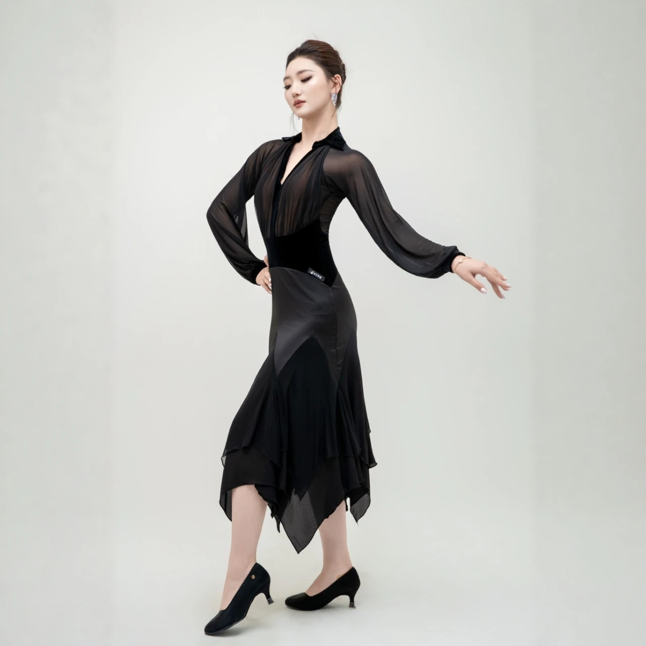 Schwarz Mesh Ärmeln Ballroom Dance Kleid Frauen Rumba Latin Dance Wettbewerb Kostüm Walzer Moderne Tanzen Kleidung SL14667