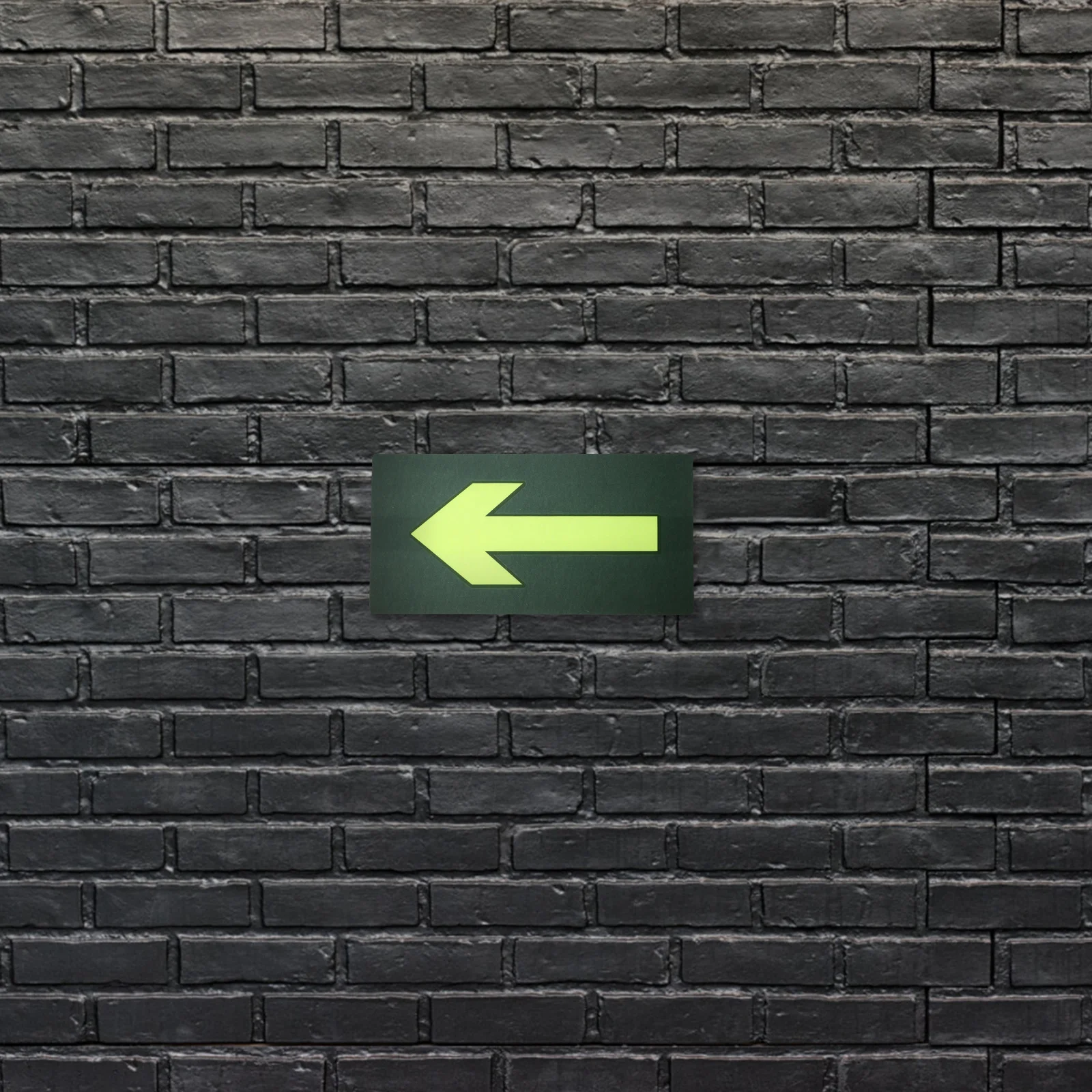 

10Pcs Glow in Dark Arrow Sign Stickers Luminous Directional Markers for Camping Hiking Trail Safety Reflective PVC Trail Markers