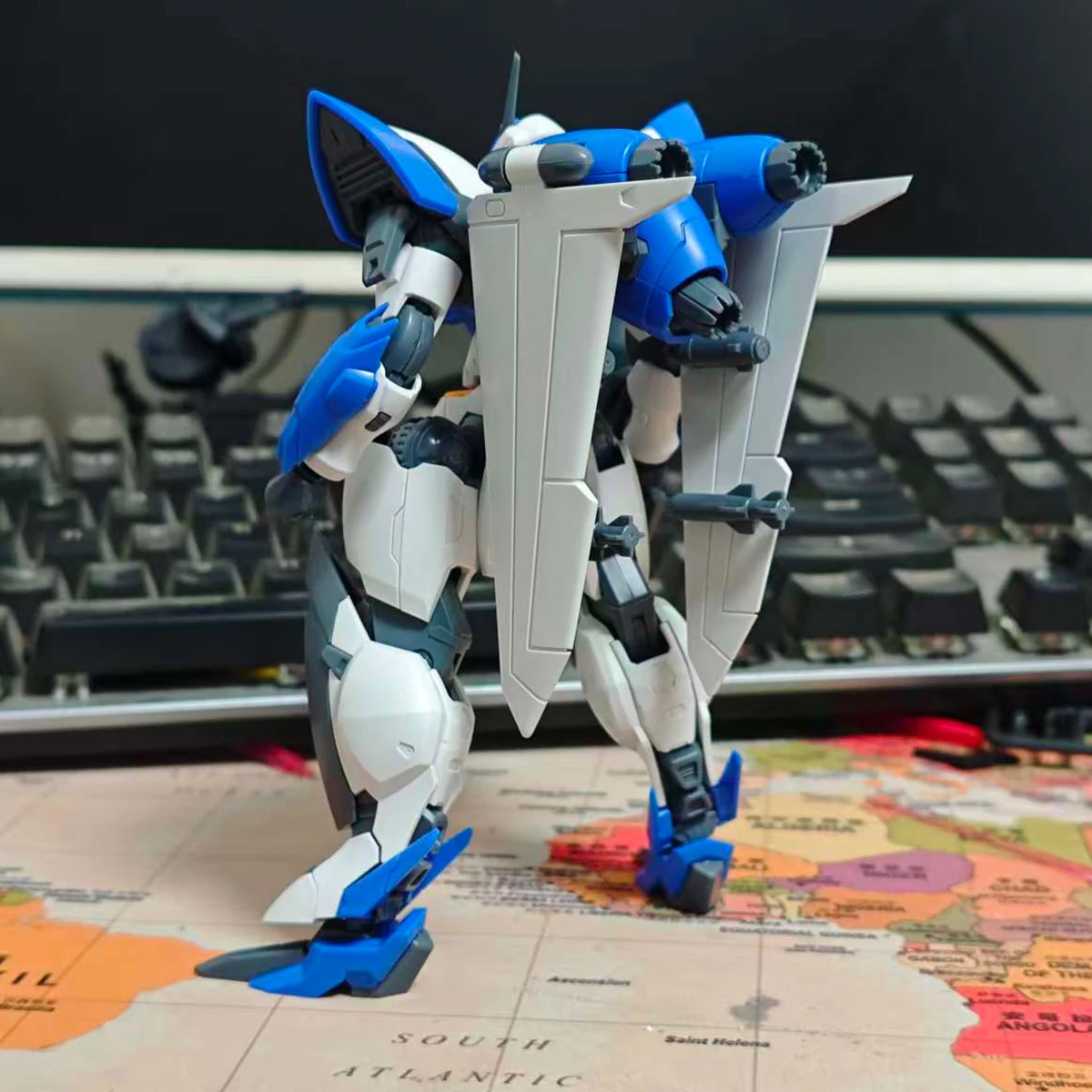 HIPLAY Sheik Mainland Ultra Action Trooper OCR-122 Yunque (Skylark) Blue White Color 1/144 Scale Mecha Assembly Model Kits - view 4