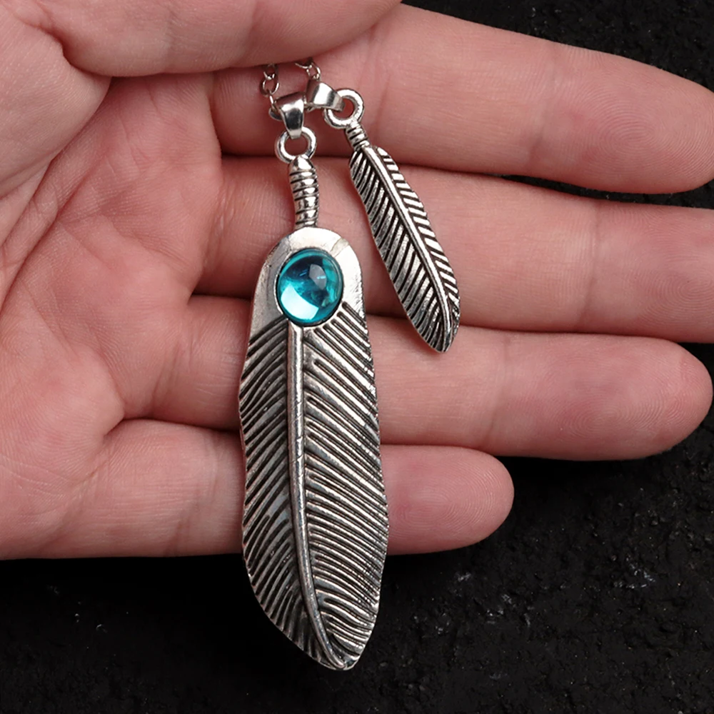 الشر المقيم 2 قلادة تأثيري طبعة محدودة كلير ريدفيلد ريشة شكل قلادة تذكارية جمع المجوهرات