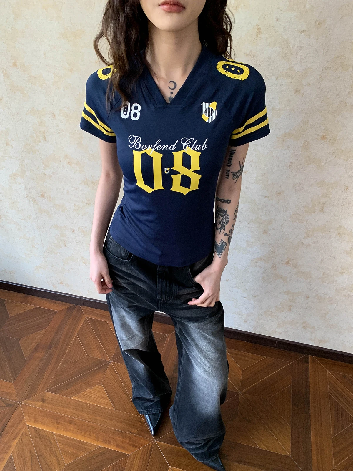 

Aket American Sle ort Sve Slim Fit T-irt Women's V-ne Digital Print Vintage Sports Sle Ball Jersey