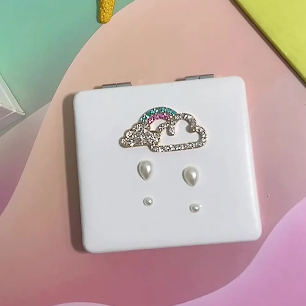 Kleine opvouwbare draagbare dubbelzijdige make-upspiegel Compacte metalen reistasspiegel Lichtgewicht ontwerp