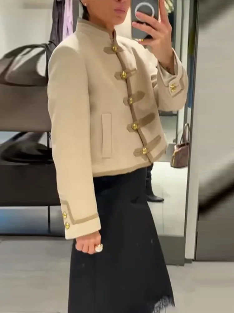 Elegantní zlatá přepínací zkrácená bunda s dlouhým rukávem a polstrovaným ramenem, podzimní kancelářský kabát 2025, retro elegantní dámské svrchní oblečení - náhled 3
